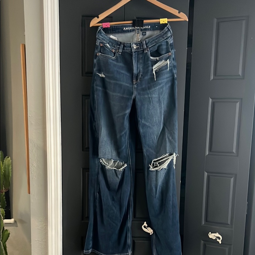 American Eagle Outfitters
Super high rise baggy wide leg
Size 4 regular
